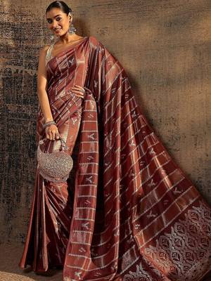 maroon woven design saree with unstitched blouse piece 3