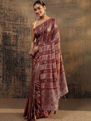 maroon woven design saree with unstitched blouse piece 4