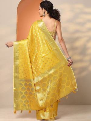 yellow woven design saree with unstitched blouse piece 3