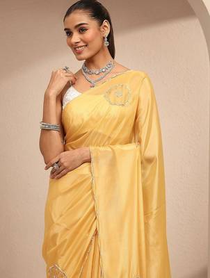 gold geometric embellished saree with unstitched blouse piece 3