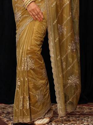 gold butter yellow floral embellished net saree 4