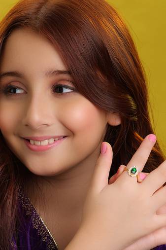 Gold plated emerald green kundan flower ring