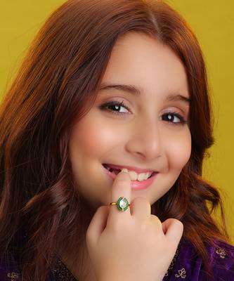 Gold plated pearl emerald green frame ring 1