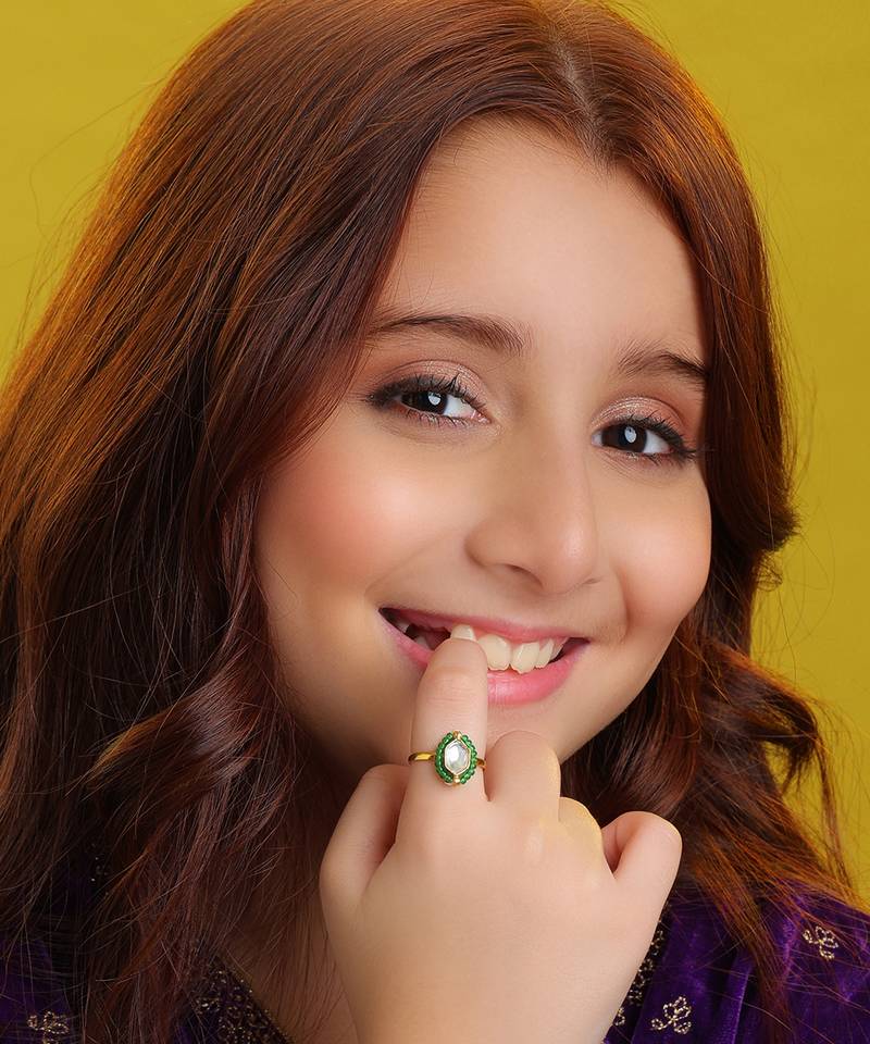 Gold plated pearl emerald green frame ring