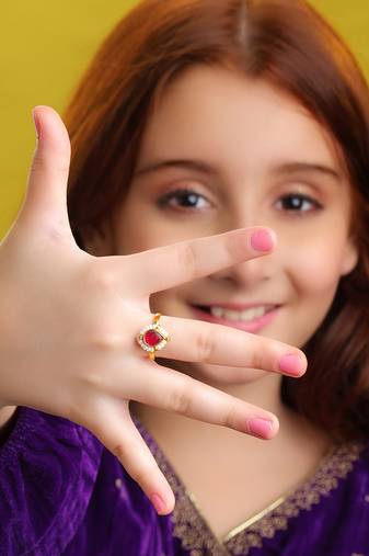 Gold plated ruby red pearl ring