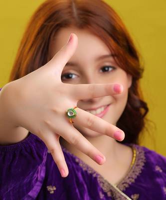 Gold plated kundan emerald green flower ring 1