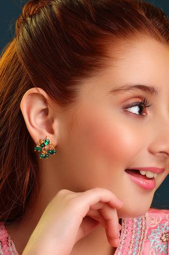 Gold plated emerald green kundan cluster earrings