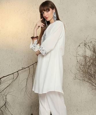 White cotton a-line kurta with trousers 3