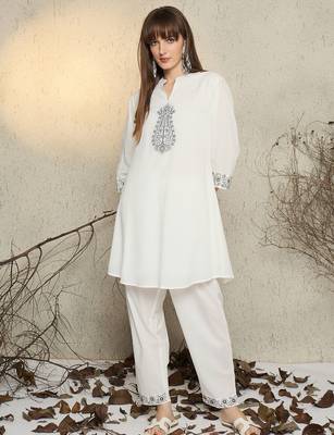 White cotton a-line kurta with trousers 4
