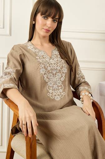 Beige silk-blend straight kurta with trousers