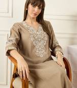 Beige silk-blend straight kurta with trousers