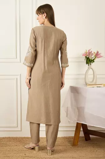 Beige silk-blend straight kurta with trousers