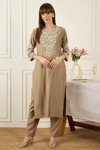 Beige silk-blend straight kurta with trousers
