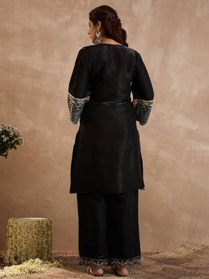 Black silk-blend straight kurta with palazzos 2