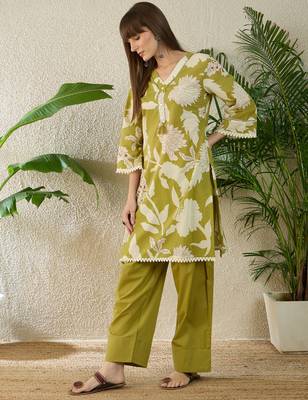 Green cotton straight kurta with palazzos 3