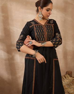 Black cotton a-line kurta with trousers 1