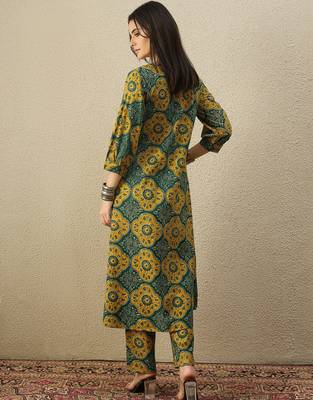 Green cotton a-line kurta with trousers 2