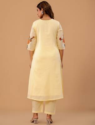 Off white cotton a-line kurta with trousers 2