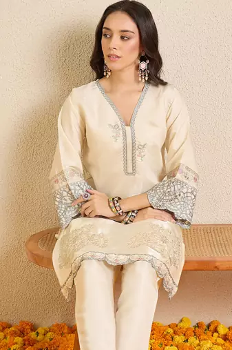 Cream silk-blend straight kurta with palazzos