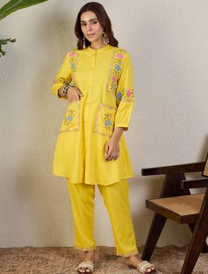 Yellow rayon a-line kurta with trousers 4