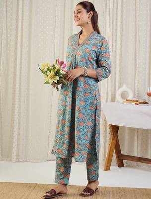 Blue cotton a-line kurta with trousers 3