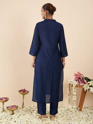 Navy blue silk-blend kurta set with trousers 2