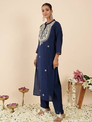 Navy blue silk-blend kurta set with trousers 3