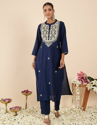Navy blue silk-blend kurta set with trousers 4