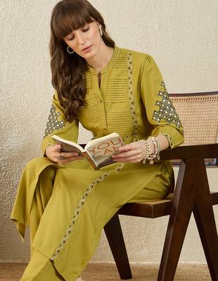 Green rayon straight kurta with trousers 1
