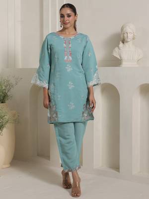 Teal silk-blend straight kurta with palazzos 4