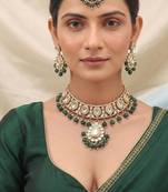 Green color kundan necklace set