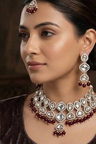 Maroon color kundan necklace set