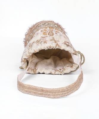 Gold silk potli bag 4