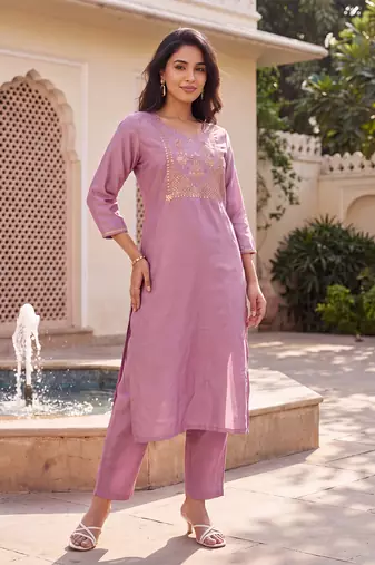Women's purple silk blend solid embroidered kurta and trouser set | trendy ethnic wear for women