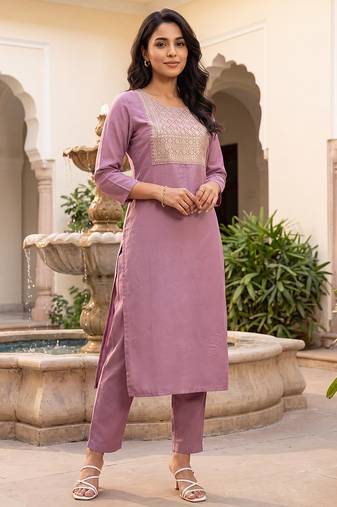 Women's mauve silk blend solid embroidered kurta and trouser set | trendy ethnic wear for women