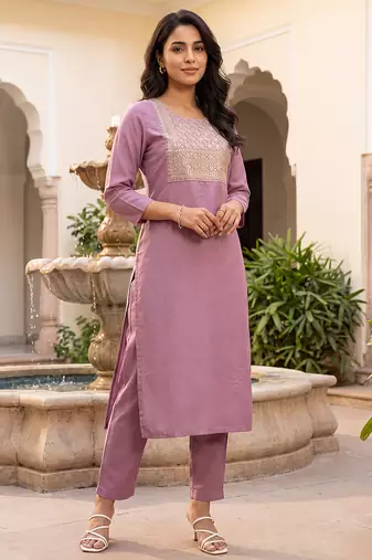 Women's mauve silk blend solid embroidered kurta and trouser set | trendy ethnic wear for women