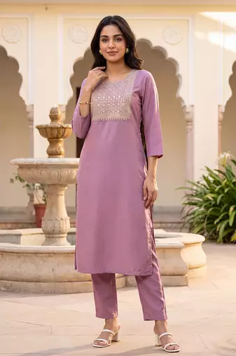 Women's mauve silk blend solid embroidered kurta and trouser set | trendy ethnic wear for women