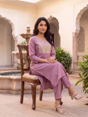 Women's mauve silk blend solid embroidered kurta and trouser set | trendy ethnic wear for women 3