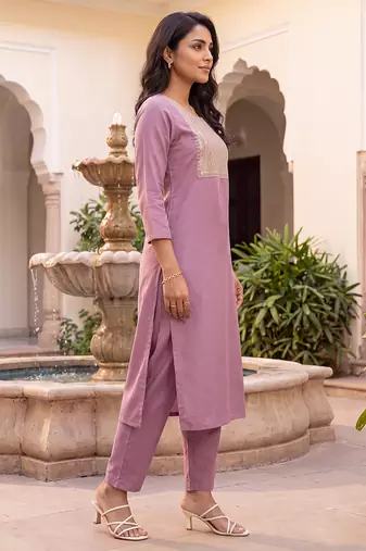 Women's mauve silk blend solid embroidered kurta and trouser set | trendy ethnic wear for women