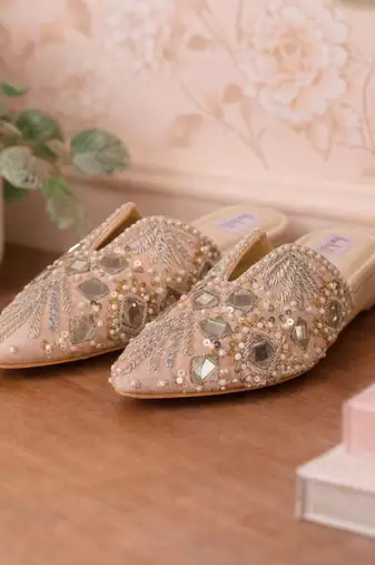 Gold synthetic mojari flats