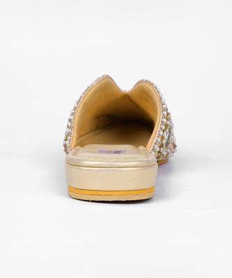 Gold synthetic mojari flats 4