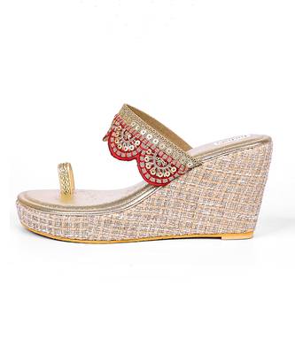 Pink laced kolhapuri heels 3
