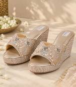 Gold synthetic wedges heels