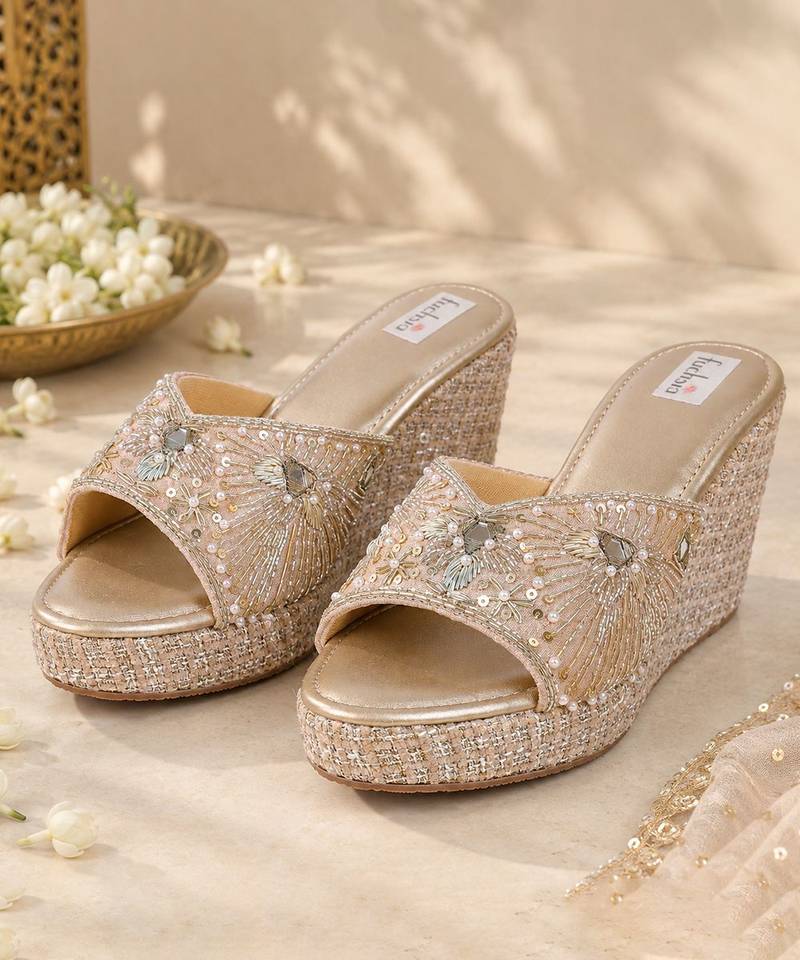Gold synthetic wedges heels