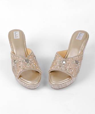 Gold synthetic wedges heels 5