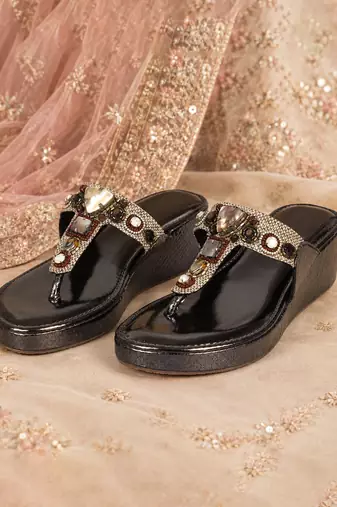 Black synthetic kolhapuri heels