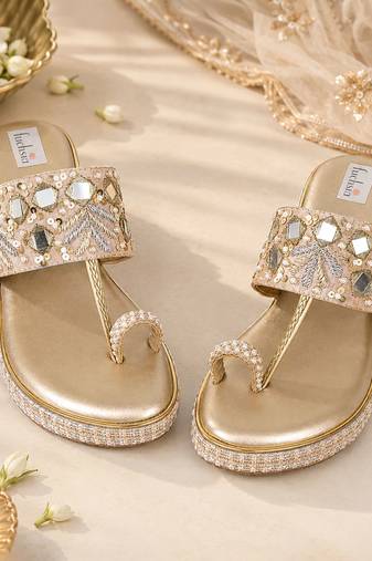 Gold synthetic kolhapuri heels