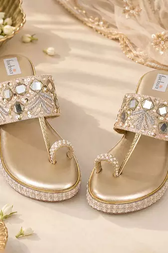 Gold synthetic kolhapuri heels