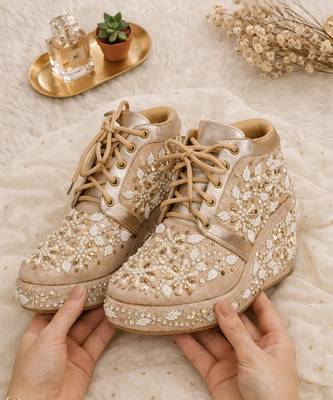 Gold synthetic embroidered casual shoes 5