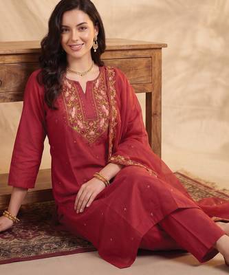 Maroon embroidered silk blend kurta trouser dupatta set 4